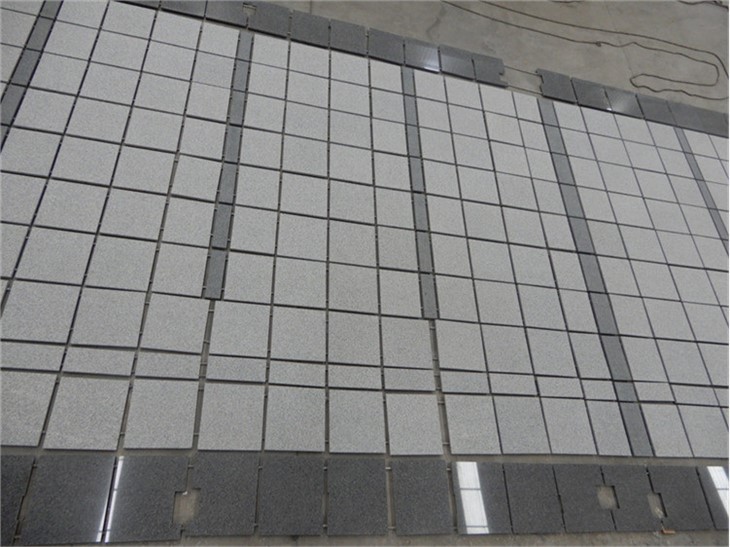 Protišmyková vonkajšia dlažba